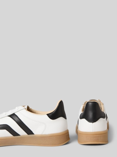Produktfoto, Sneaker aus echtem Leder Modell 'Cuzima' von Gant, Damen Sneaker mit abgerundeter Passform, Logo-Detail, Schnürverschluss, glatte Sohle, Absatzhöhe 3 cm, Schafthöhe 7 cm, Schaftweite 9 cm, weiß mit schwarzen Details und brauner Sohle