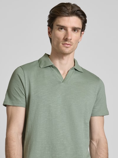 MCNEAL Poloshirt mit V-Ausschnitt Lind 3