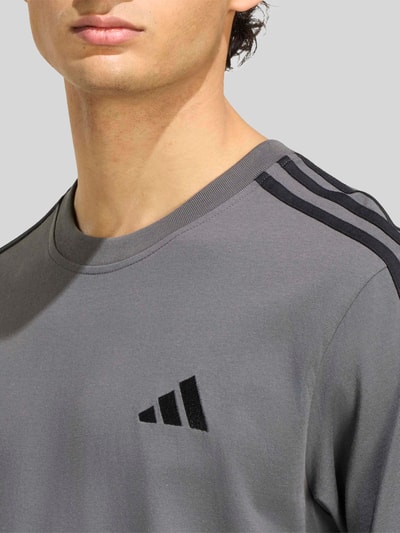 adidas Sportswear Relaxed Fit T-Shirt aus reiner Baumwolle Anthrazit 3