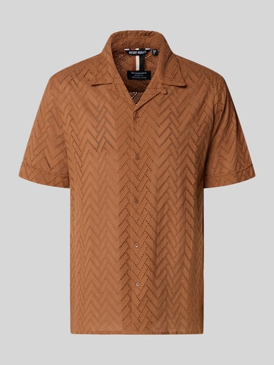 Produktfoto, Relaxed-Fit Freizeithemd mit Lochmuster Modell 'Honolulu' von Antony Morato in Braun, Kurzärmelig, Reverskragen, Reine Baumwolle, durchgängige Knopfleiste, Struktur durch Lochmuster, Rückenlänge 76 cm, Schulterbreite 50 cm, Ärmellänge 27 cm.