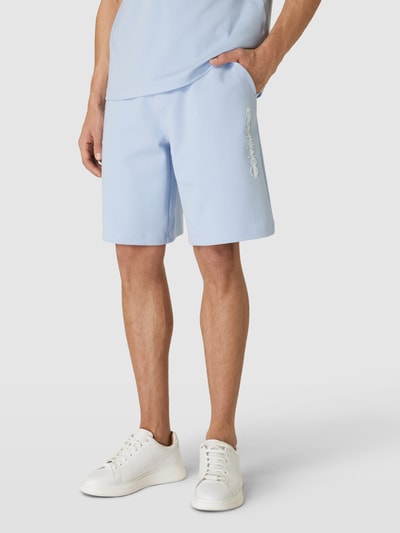 CK Calvin Klein Regular Fit Sweatshorts im unifarbenen Design Hellblau 4