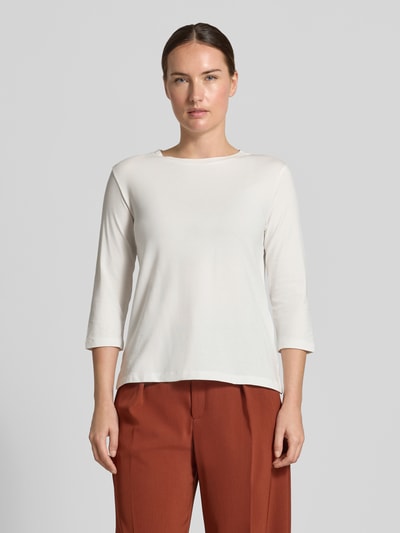 Frauenmodel trägt Regular Fit 3/4-Shirt aus Baumwoll-Mix Modell 'MULTIA' von Weekend Max Mara in Creme, kombiniert mit rostbrauner Hose, Damen 3/4-Shirt von Max Mara, Ganzkörperansicht von vorne.