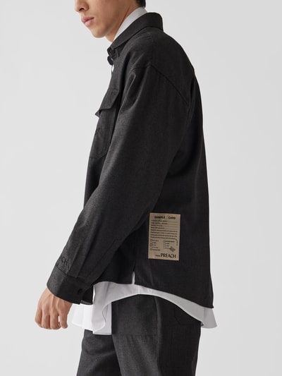 Preach Hemdjacke mit Label-Patch Anthrazit 3