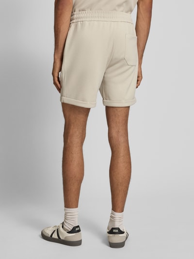 Only & Sons Szorty z dzianiny dresowej o kroju regular fit z dodatkiem wiskozy model ‘NEW KODYL’ Złamany biały 5