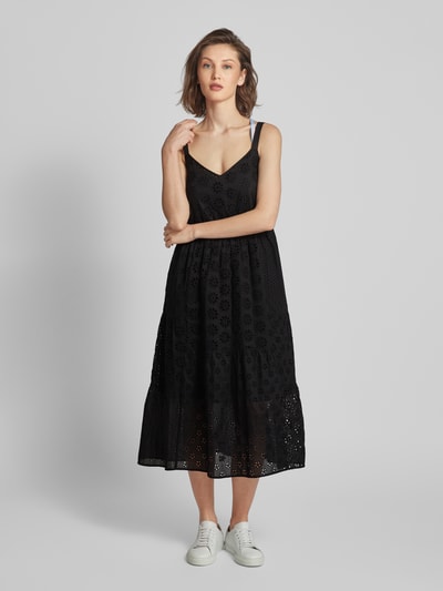 Marc Cain Knielanges Kleid mit Lochstickerei Black 4