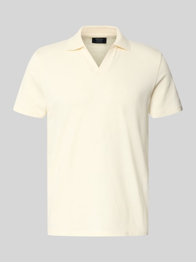 Produktfoto, Slim Fit Poloshirt mit V-Ausschnitt von MCNEAL aus reiner Baumwolle, kurzärmelig, cremefarben, glatte Struktur, neutraler Hintergrund