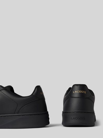 Produktfoto, Low Top Sneaker mit Logo-Prägung Modell 'Court Pro' von Lacoste in Optik: Unifarben, Kunstleder, strukturierte Sohle, flach