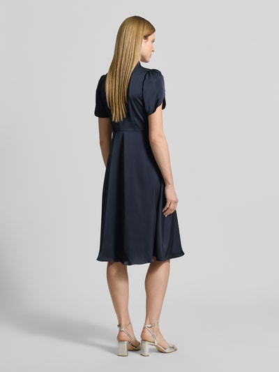 Christian Berg Woman Selection Midikleid mit V-Ausschnitt und Schluppe Marine 5