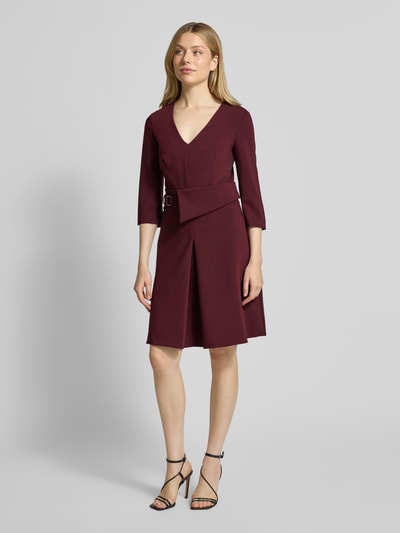Rinascimento Knielanges Cocktailkleid mit V-Ausschnitt Bordeaux 1