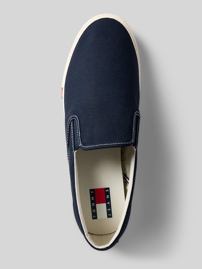 Produktfoto, Low Top Sneaker aus reiner Baumwolle von Tommy Jeans in Low-Top-Optik, Optik: Unifarben, Schuhspitze: Rund, Absatzform: Flach, Verschluss: Schlupf/offen, Sohle: Leicht strukturiert, Materialverarbeitung: Webstruktur, Material: Reine Baumwolle