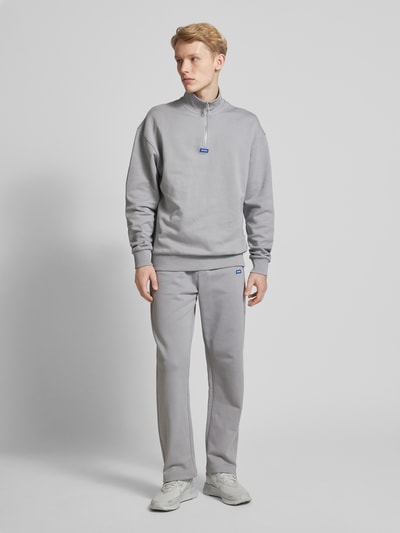 Hugo Blue Baggy Fit Sweatpants mit Label-Stitching Modell 'Nanetti' Hellgrau 1