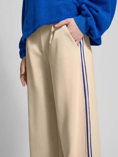 ICHI Spodnie z zakładkami w pasie i prostą nogawką z lampasami model ‘KATE’ Beżowy 3