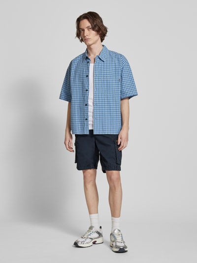 Superdry Regular Fit Cargoshorts mit Gürtelschlaufen Modell 'Parachute' Marine 1