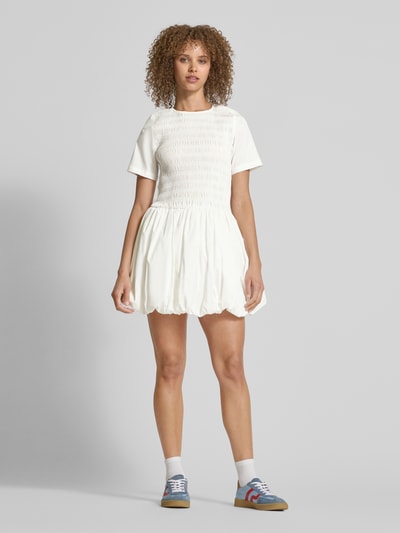 Amy Lynn Cocktailkleid mit Smok-Details Modell 'Eleonor' Weiss 1