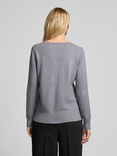 Christian Berg Woman Regular Fit Strickpullover mit V-Ausschnitt Mittelgrau 5