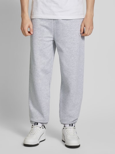 KARL KANI Sweatpants mit elastischem Bund und Viskose-Anteil Black 4