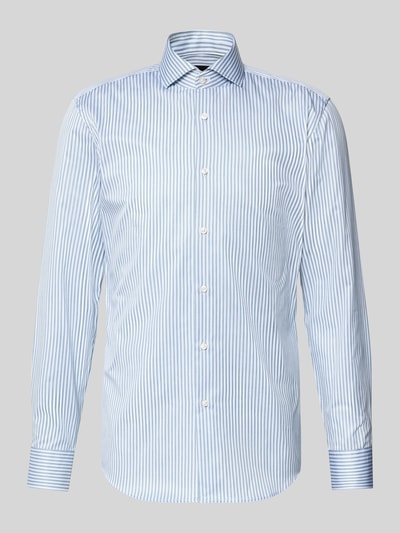 Produktfoto, Slim Fit Businesshemd aus reiner Baumwolle Modell 'HANK' von BOSS, blau-weiß gestreift, Haifischkragen, lange Ärmel, Sportmanschetten, Label Stitching, einreihige Knopfleiste, abgerundeter Rumpfabschluss