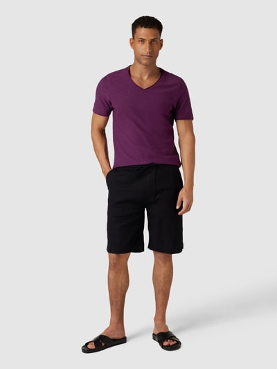 MCNEAL Regular Fit T-Shirt aus Baumwolle mit V-Ausschnitt Aubergine 1