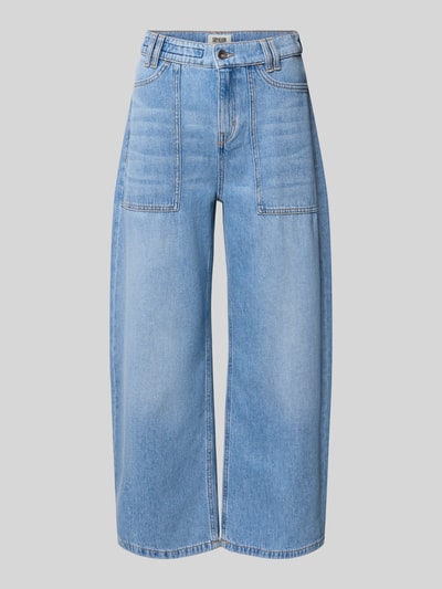 Produktfoto, Barrel Fit Jeans mit aufgesetzten Taschen Modell 'DERIVE' von DRYKORN aus Reine Baumwolle in hellem Blau, gerade Form, sichtbare Textur.