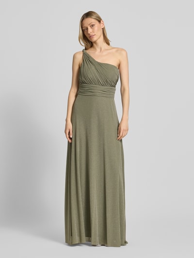 Frauenmodel trägt Schimmerndes Maxikleid im One-Shoulder-Look von TROYDEN COLLECTION, Taillierter Schnitt, Drapierungen, Taillenband, Ganzkörperansicht von vorne.