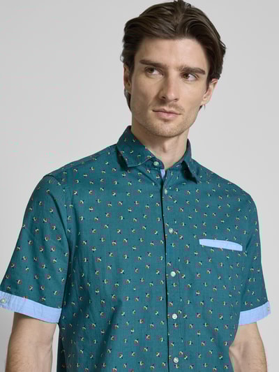 Christian Berg Men Regular Fit Freizeithemd mit Kentkragen Metallic Gruen 3