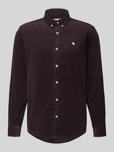 Produktfoto, Regular Fit Freizeithemd aus Cord mit Button-Down-Kragen von Carhartt Work In Progress, bawełna, krój regular fit, model 'Madison', label-stitching, długość tyłu w rozmiarze M: 76 cm, szerokość w rozmiarze M: 44 cm, długość rękawa w rozmiarze M: 64 cm, kolor ciemnobrązowy, wyraźna faktura sztruksu, prosta forma, kontrastowe guziki