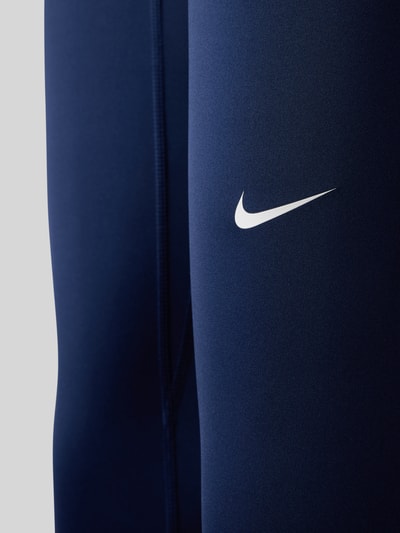Produktfoto, Slim Fit Leggins mit Logo-Print von NIKE TRAINING, elastyczna mieszanka materiałów, krój slim fit, nadruk z logo, elastyczny pas