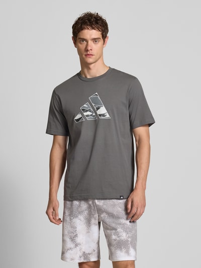 adidas Sportswear T-shirt met labelprint Middengrijs - 4