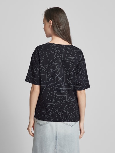 Esprit T-Shirt mit grafischem Muster und V-Ausschnitt Black 5