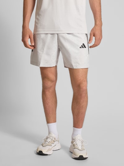 adidas Sportswear Shorts mit elastischem Bund Hellgrau 4