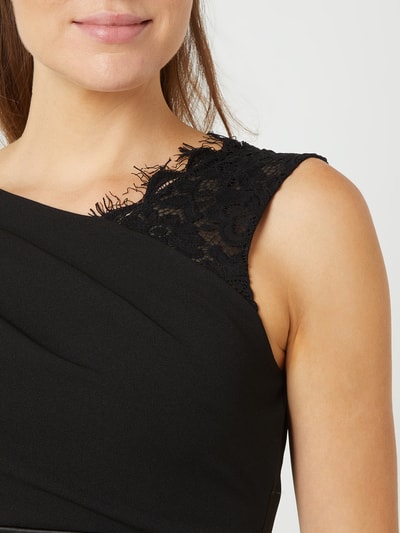 Lipsy Cocktailkleid mit Spitzeneinsätzen  Black 3