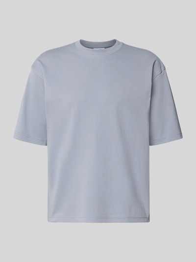Produktfoto, hellblaues Relaxed Fit T-Shirt aus reiner Bio-Baumwolle mit Rundhalsausschnitt von JAKE*S STUDIO MEN, glatte Textur