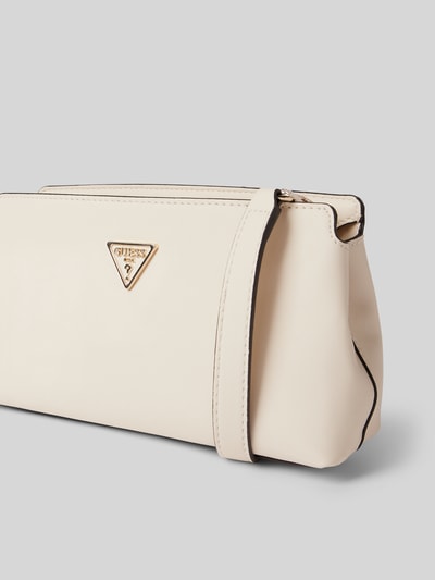 Guess Handtasche mit Label-Applikation Modell 'TALENT' Ecru 3