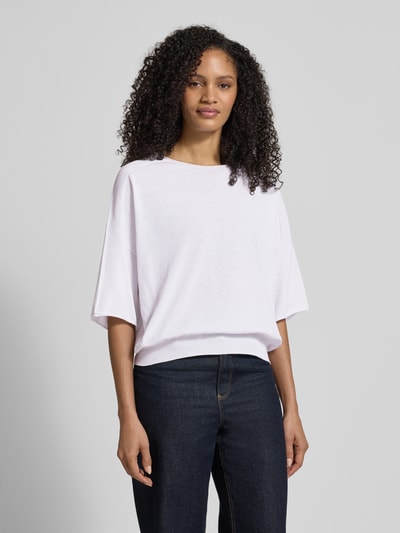 Kobiece modelka nosi Strickshirt mit Rundhalsausschnitt Modell 'DILARY' od Drykorn z bawełny, krój relaxed fit, zrolowany brzeg, przód, zbliżenie na górę ciała