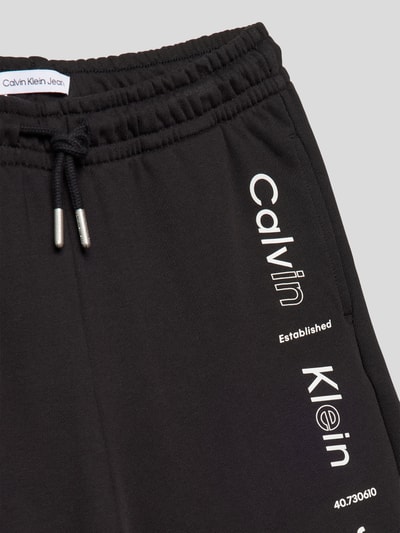 Calvin Klein Jeans Relaxed fit bermuda met labelprint, model 'MAXI' Zwart - 2
