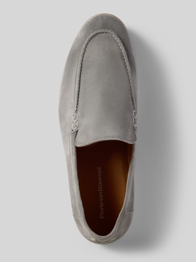 Produktfoto, Loafers aus Leder Modell 'De Oister' von Floris Van Bommel in Grau, Echtes Leder, Abgerundete-Spitze, Schlupfform, Absatzhöhe: 3 cm, Schafthöhe: 8 cm, Schaftweite: 7 cm, Obermaterial matt, glatte Textur