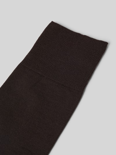 Produktfoto, Socken mit geripptem Abschluss von Falke in Dunkelbraun, Schurwoll-Baumwoll-Mix mit Stretch-Anteil, körpernaher Schnitt, Detailansicht