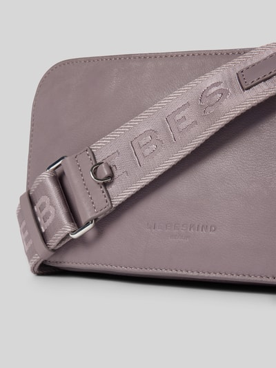 LIEBESKIND BERLIN Lederhandtasche mit Label-Prägung Modell 'CLARICE' Mauve 3