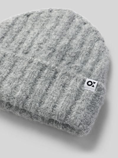 OPUS Beanie mit Label-Detail Modell 'Acotta' Hellgrau 2