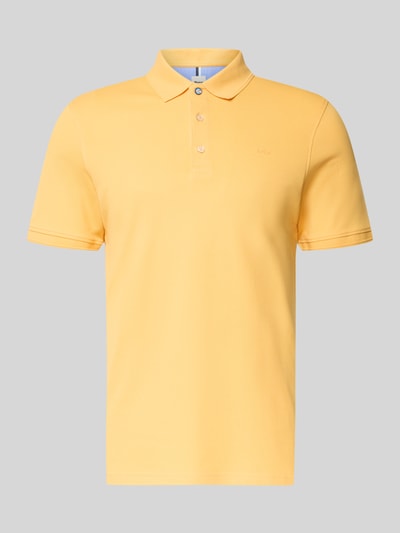 Produktfoto, Slim Fit Poloshirt aus Baumwoll-Mix Modell 'Pete' von Brax, kolor żółty, krój slim fit, elastyczna bawełna, kołnierzyk polo, długość tyłu w rozmiarze M: 71 cm, struktura gładka