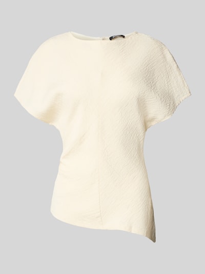 Produktfoto, Damen T-Shirt mit Strukturmuster im Viskose-Mix, asymmetrischer Schnitt, Modell 'Maria' von Gina Tricot, Rundhalsausschnitt.