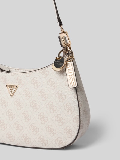 Produktfoto, Schultertasche mit Logo-Print von GUESS in Beige mit Logo-Detail, Reißverschluss, abnehmbarem Riemen, strukturierte Oberfläche
