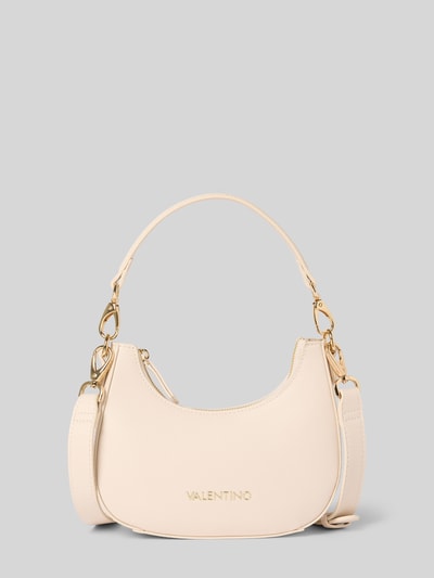 Produktfoto, jasnobeżowa Hobo Bag mit Label-Detail Modell 'ZERO' od VALENTINO BAGS, główna przegroda z zamkiem błyskawicznym, uchwyt z karabińczykiem, regulowany pasek na ramię, szerokość w rozmiarze 1: 20 cm, długość w rozmiarze 1: 18 cm, głębokość w rozmiarze 1: 6 cm, długość paska na ramię w rozmiarze 1: 79 cm