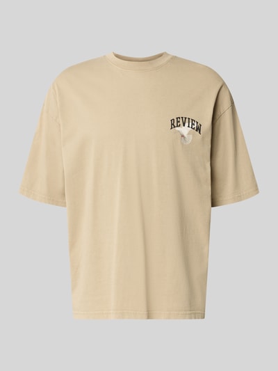Produktfoto, T-Shirt mit Logo- und Motiv-Print von REVIEW in Beige, Reine Baumwolle, Loose-Fit, Gerippter Rundhalsausschnitt, Rückenlänge 70 cm bei Größe M