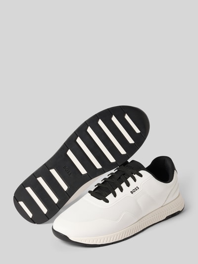 Produktfoto, Low Top Sneaker mit dämpfender Sohle Modell 'TITANIUM_RUNN' von BOSS mit Optik: Unifarben, Schuhspitze: Abgerundet, Absatzform: Flach, Verschluss: Schnürung, Sohle: Dämpfung, Materialverarbeitung: Mesh, Herren Sneaker.