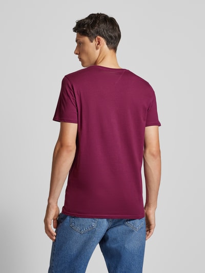 Tommy Jeans Slim Fit T-Shirt mit Rundhalsausschnitt Pflaume 5