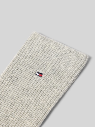 Produktfoto, Socken mit Woll-Anteil von Tommy Hilfiger in hellgrauer Rippstruktur mit gesticktem Logo, Damen Socken von Tommy Hilfiger