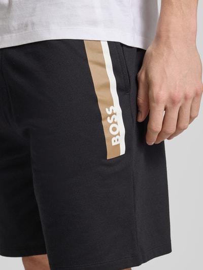 BOSS Regular Fit Sweatshorts mit Label-Print Black 3