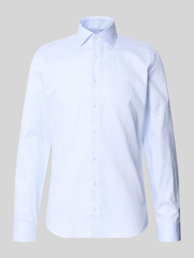 Produktfoto, hellblaues Slim Fit Businesshemd aus reiner Baumwolle Modell 'New Kent' von Seidensticker mit feiner Textur, Herren Businesshemd von Seidensticker