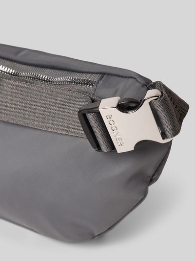 BOGNER Umhängetasche mit Logo-Applikation Mittelgrau 3